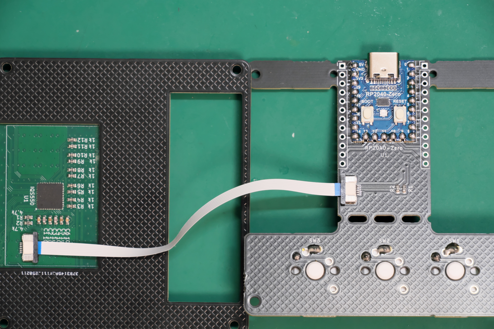 PCB側のケーブル接続